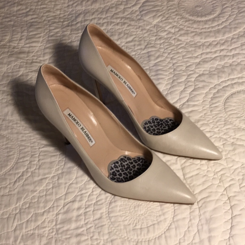 Manolo Blahnik ivory leather heels. Worn 2x. S39